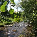Chwila Moment - Dom W Okolicy Czarnej Gory, Nad Rzeka Feriehus