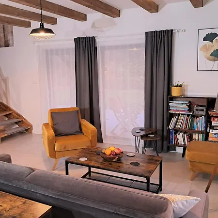 Ferienhaus Chwila Moment - Dom W Okolicy Czarnej Gory, Nad Rzeka