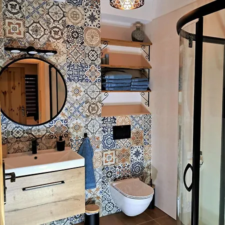 Chwila Moment - Dom W Okolicy Czarnej Gory, Nad Rzeka Stronie Śląskie