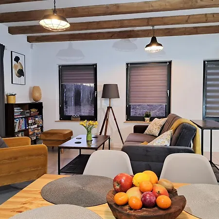 Chwila Moment - Dom W Okolicy Czarnej Gory, Nad Rzeka * Stronie Śląskie