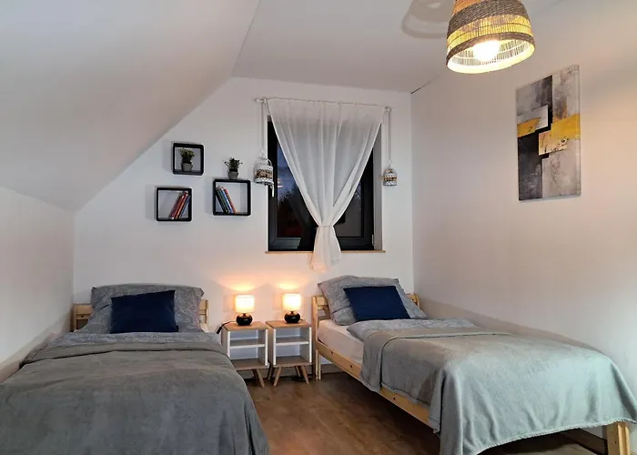 Chwila Moment - Dom W Okolicy Czarnej Gory, Nad Rzeka * Stronie Slaskie