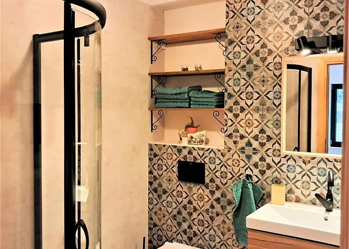 Chwila Moment - Dom W Okolicy Czarnej Gory, Nad Rzeka Stronie Śląskie