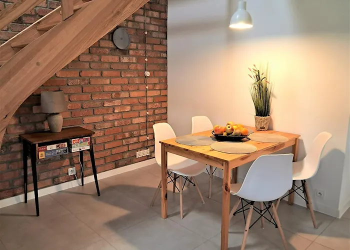 Chwila Moment - Dom W Okolicy Czarnej Gory, Nad Rzeka * Stronie Śląskie